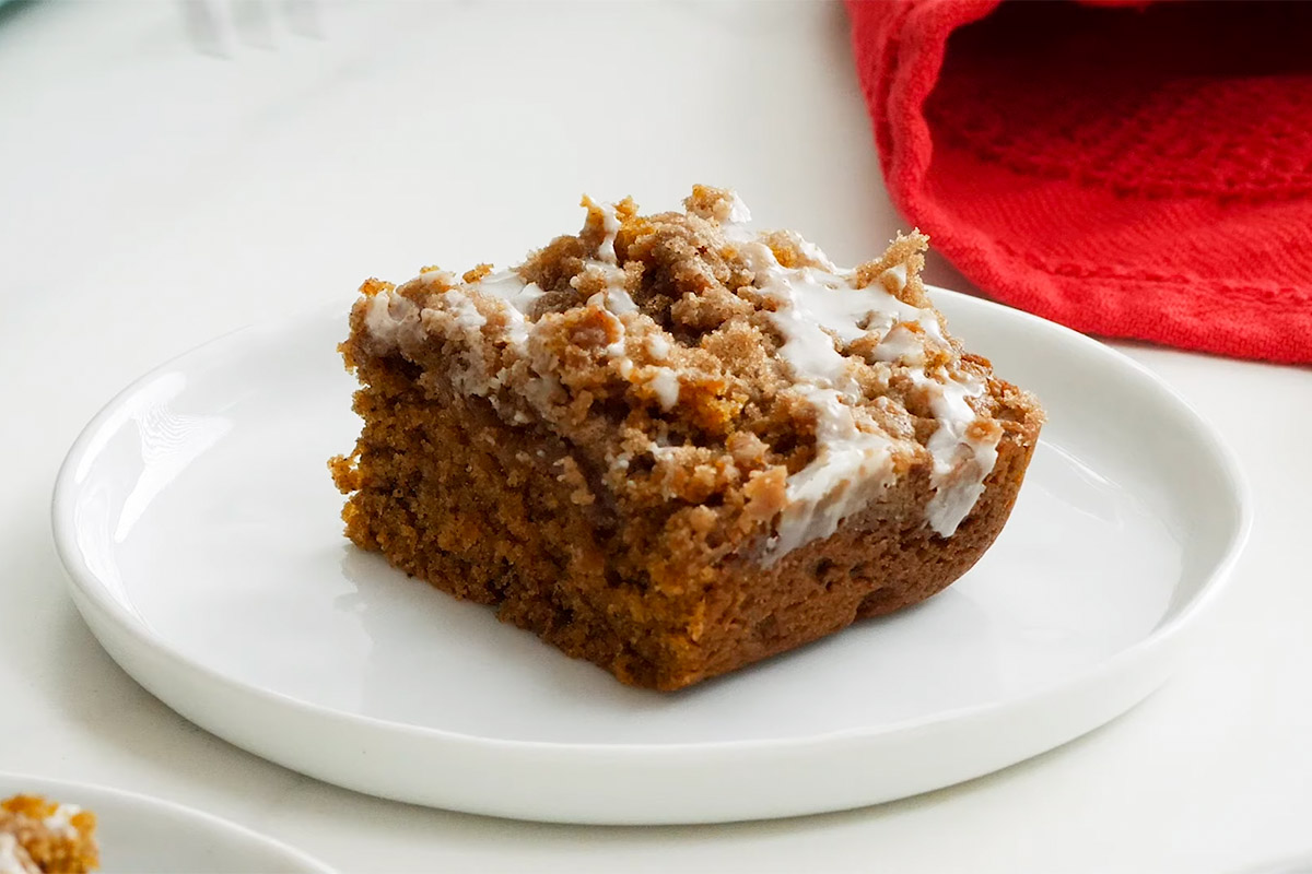 Easy Pumpkin Coffee Cake: Moist Texture and Delicious Glaze